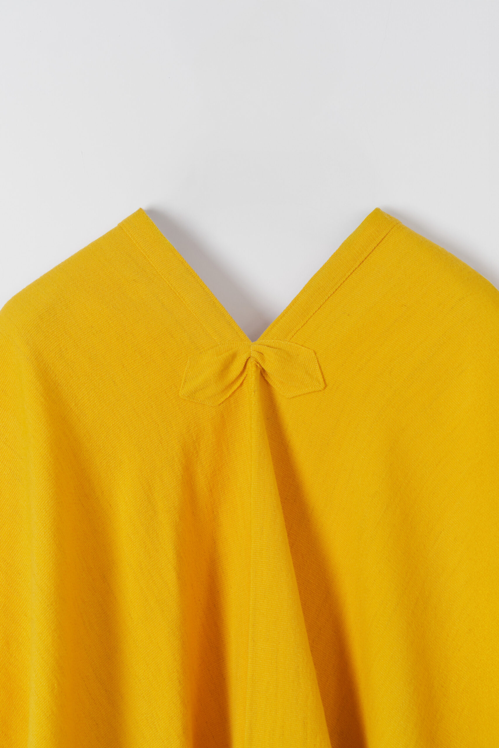 PONCHO AMPARO LIMÓN