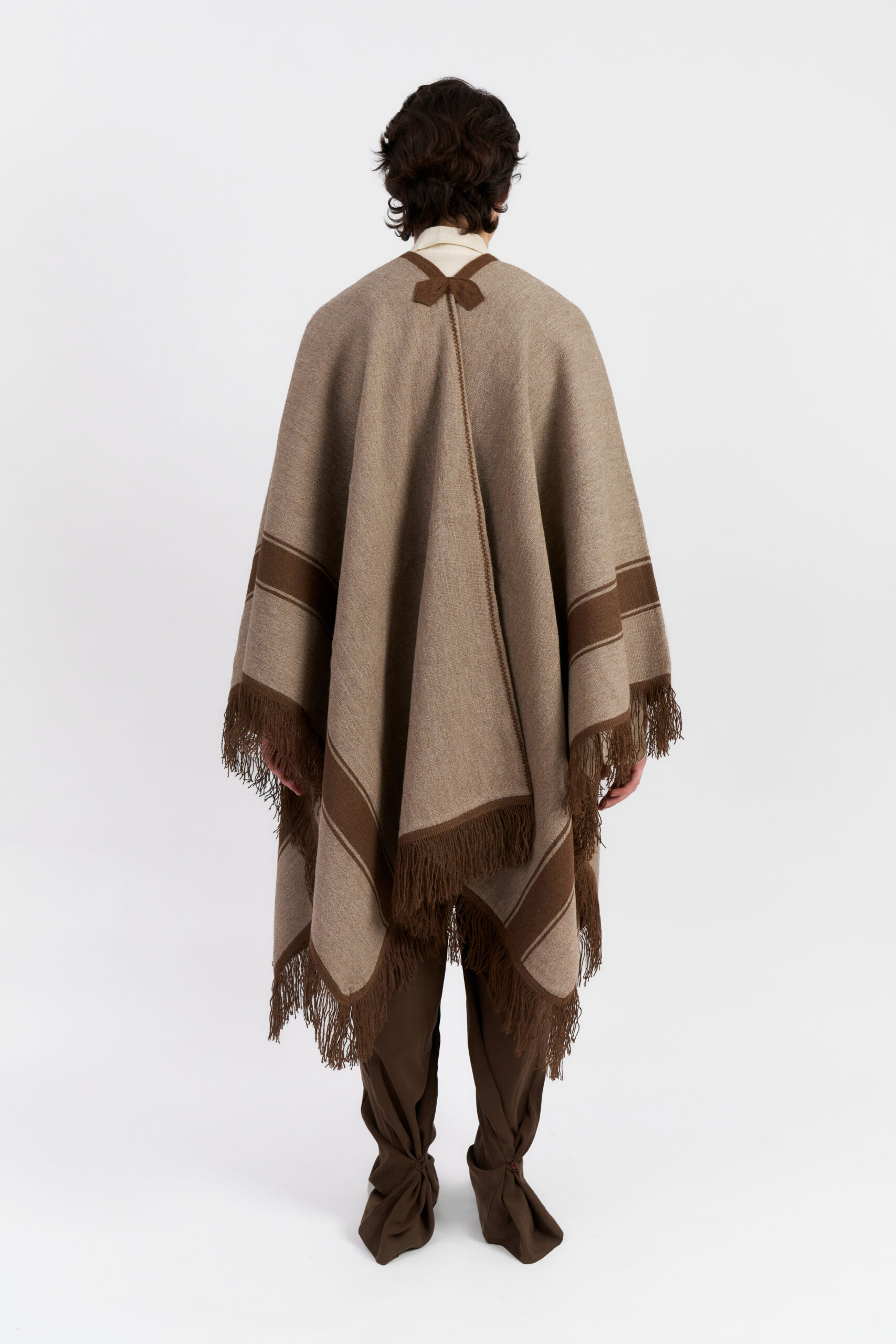 PONCHO AMPARO BEIGE TOSTADO - Imagen 3