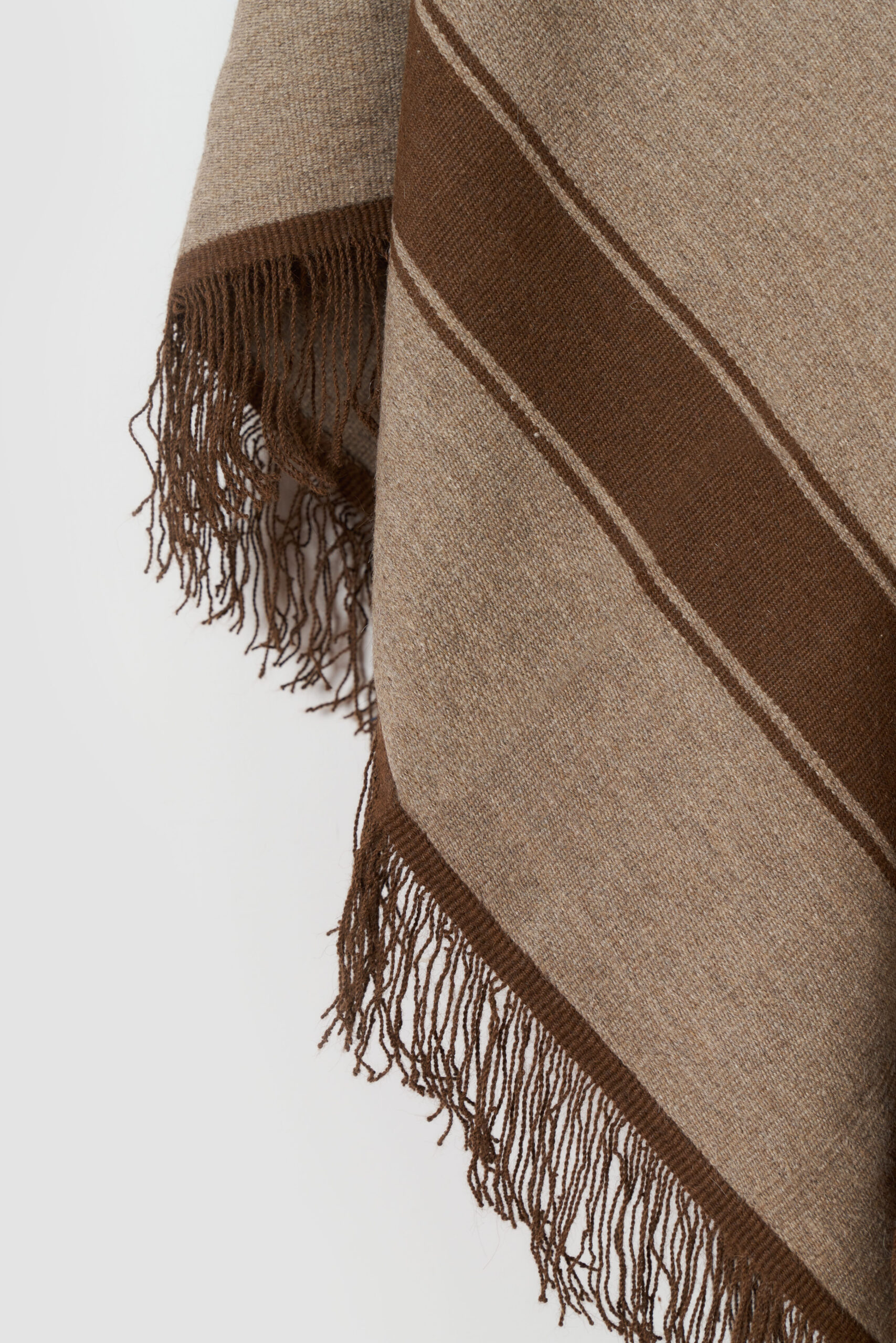 PONCHO AMPARO BEIGE TOSTADO - Imagen 2