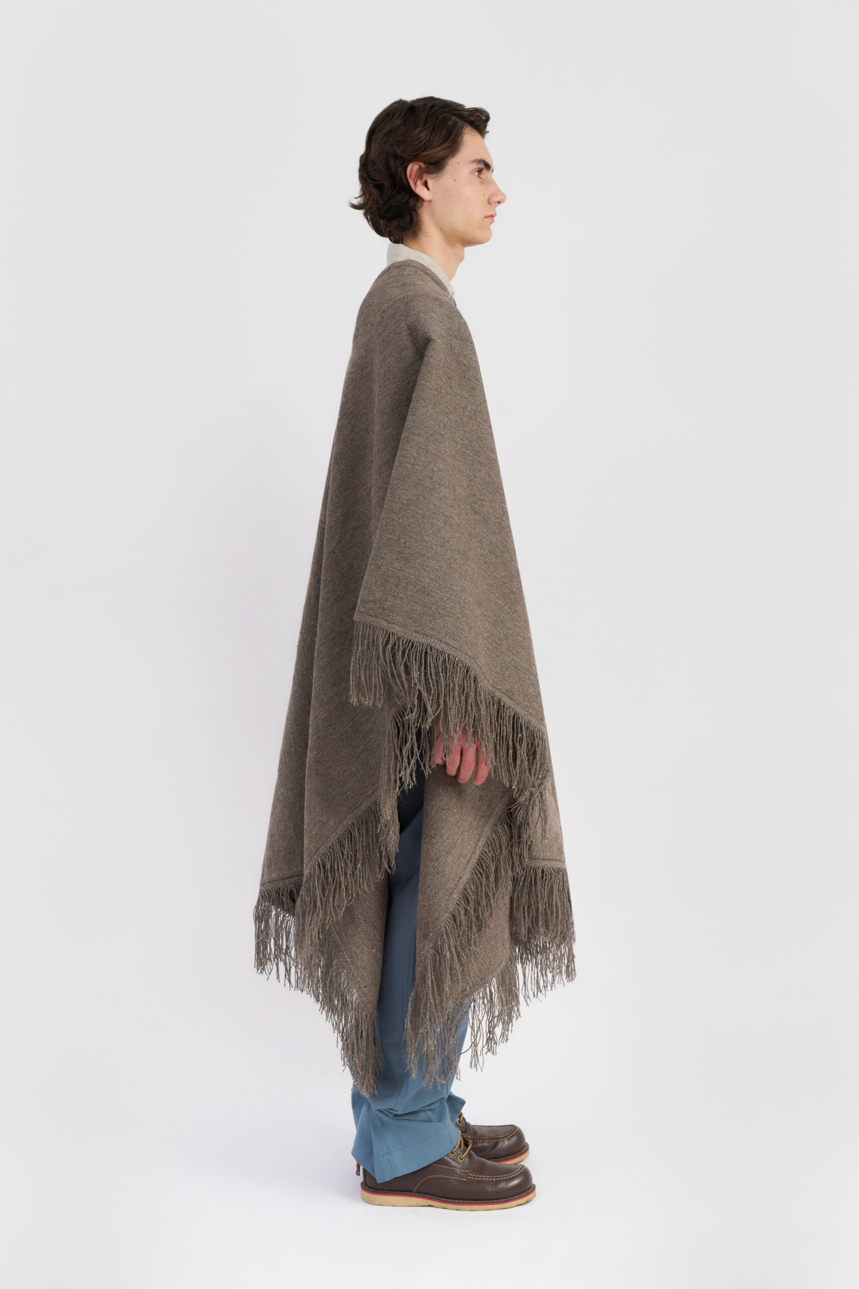 PONCHO AMPARO TAUPE - Imagen 6